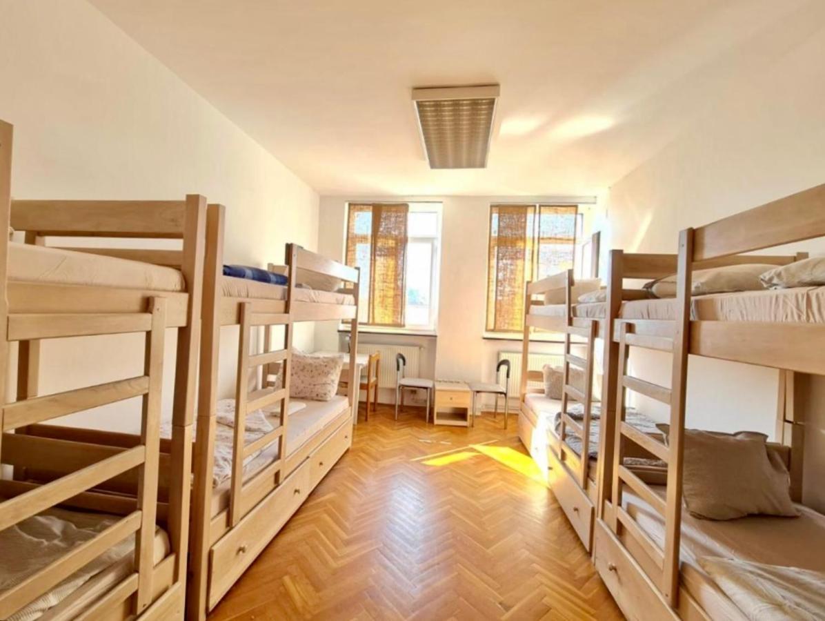 Bishnu Hostel Zagreb Extérieur photo