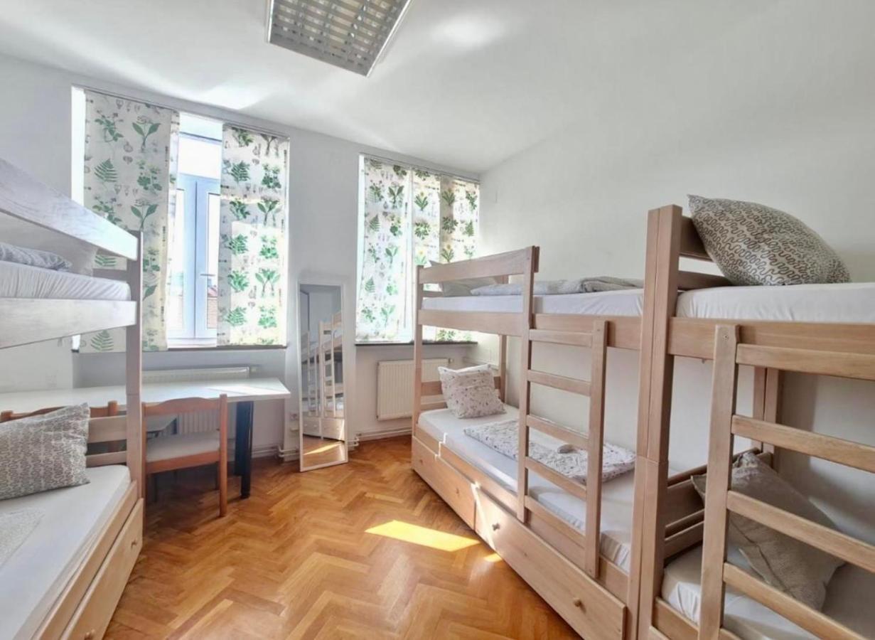 Bishnu Hostel Zagreb Extérieur photo