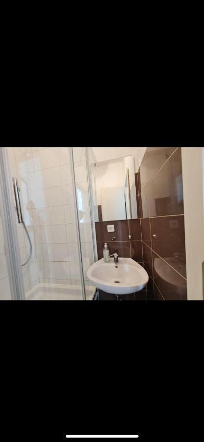 Bishnu Hostel Zagreb Extérieur photo